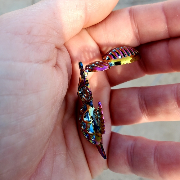 New Carved Rainbow Hematite Owl Open Pendant. - Picture 4 of 11